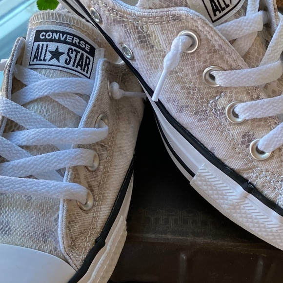 Converse Shoreline Beige/Grey Snakeskin - Size 9 - Picture 2 of 10